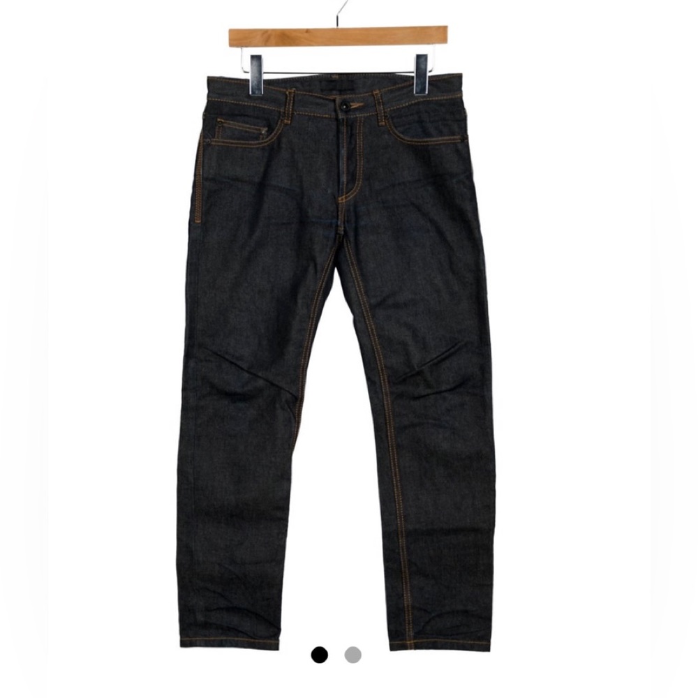 Burberry women ‘s jeans. They should fit someone who is a size 6.